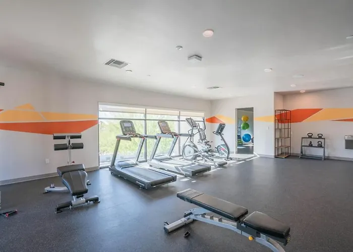 Apartment Prime Location With Balcony Pool Gym Wd Parking