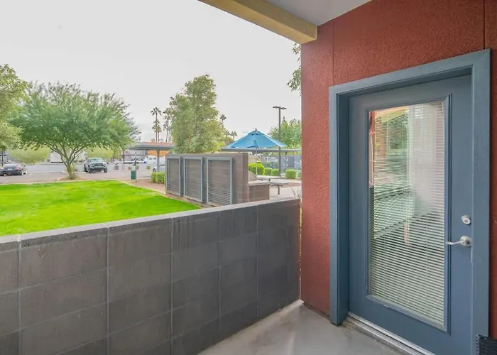 Apartment Prime Location With Balcony Pool Gym Wd Parking *