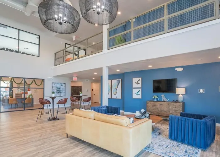 Prime Location With Balcony Pool Gym Wd Parking Apartment Tempe